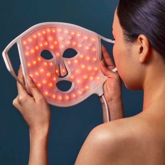 CurrentBody Skin LED Light Therapy Face Mask The world’s most powerful anti-agin - Picture 11 of 16